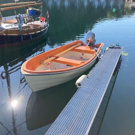 Med 4 Soverom Og Sjoutsikt * Visnes