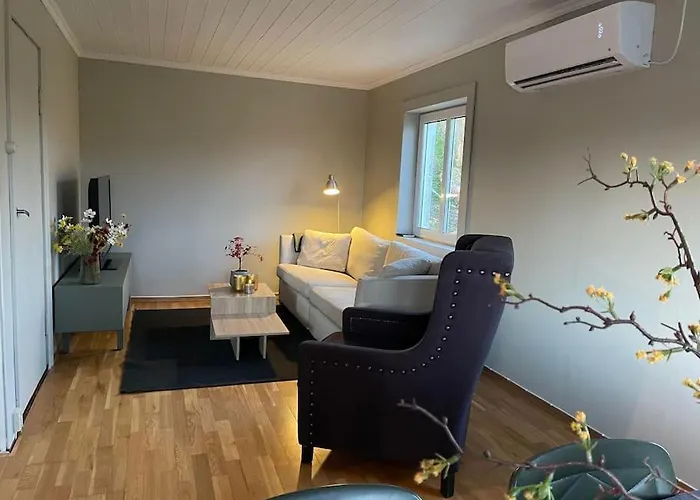 Med 4 Soverom Og Sjoutsikt * Visnes