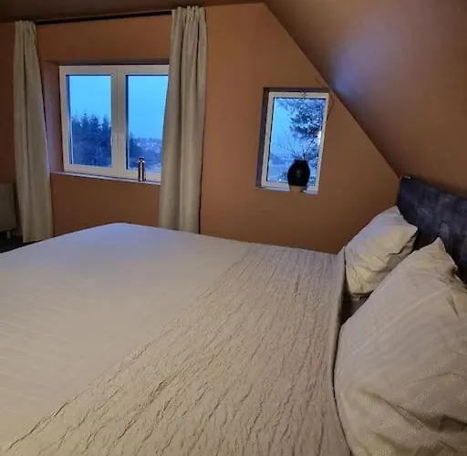 Med 4 Soverom Og Sjoutsikt * Visnes