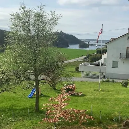 Med 4 Soverom Og Sjoutsikt Semesterbostad